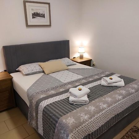Apartments Alexandra Целе Экстерьер фото