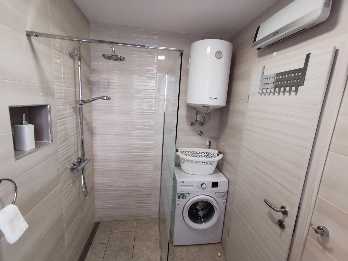 Apartments Alexandra Целе Экстерьер фото