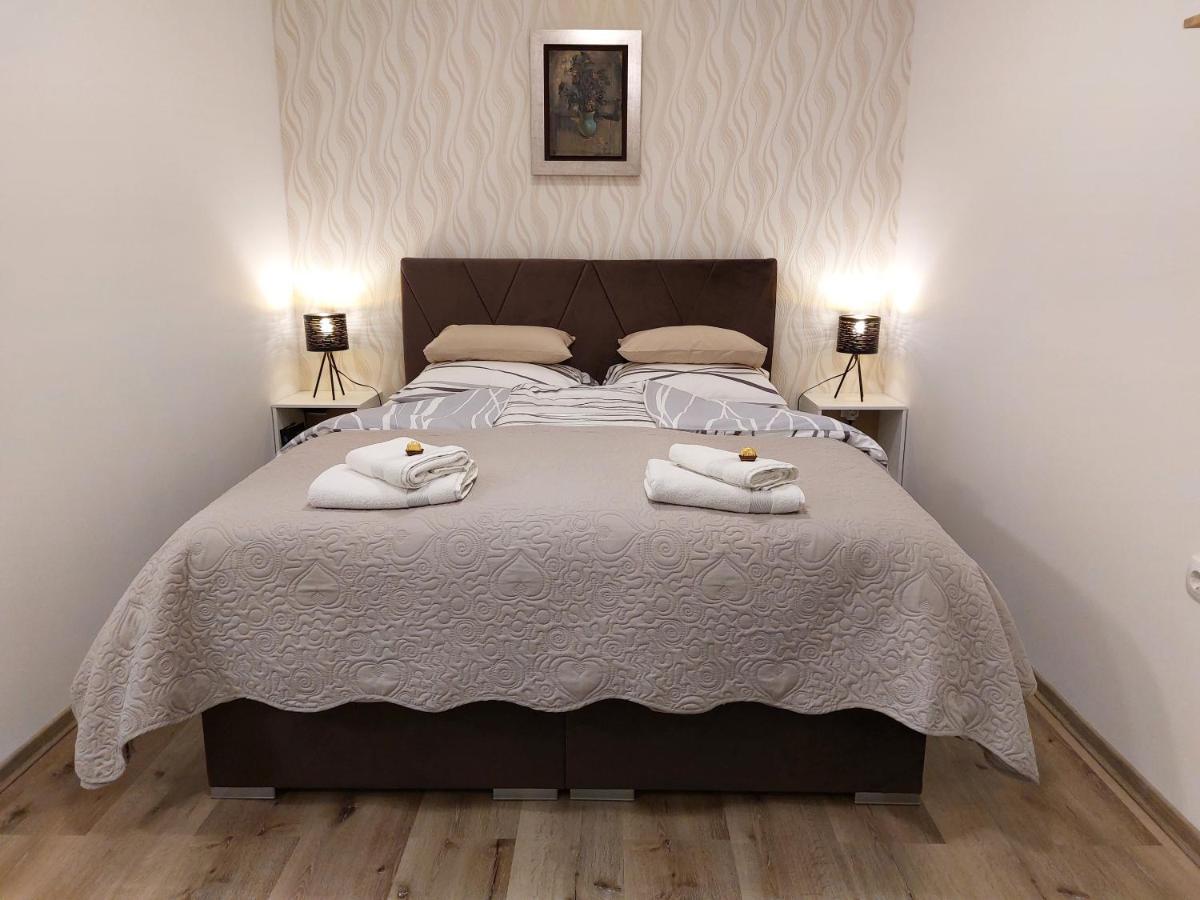 Apartments Alexandra Целе Экстерьер фото