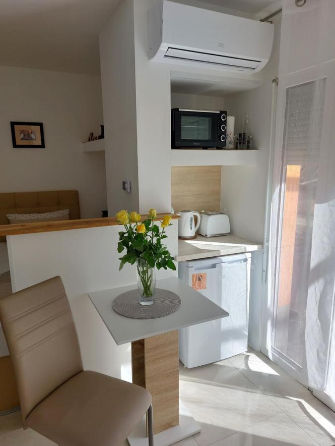 Apartments Alexandra Целе Экстерьер фото