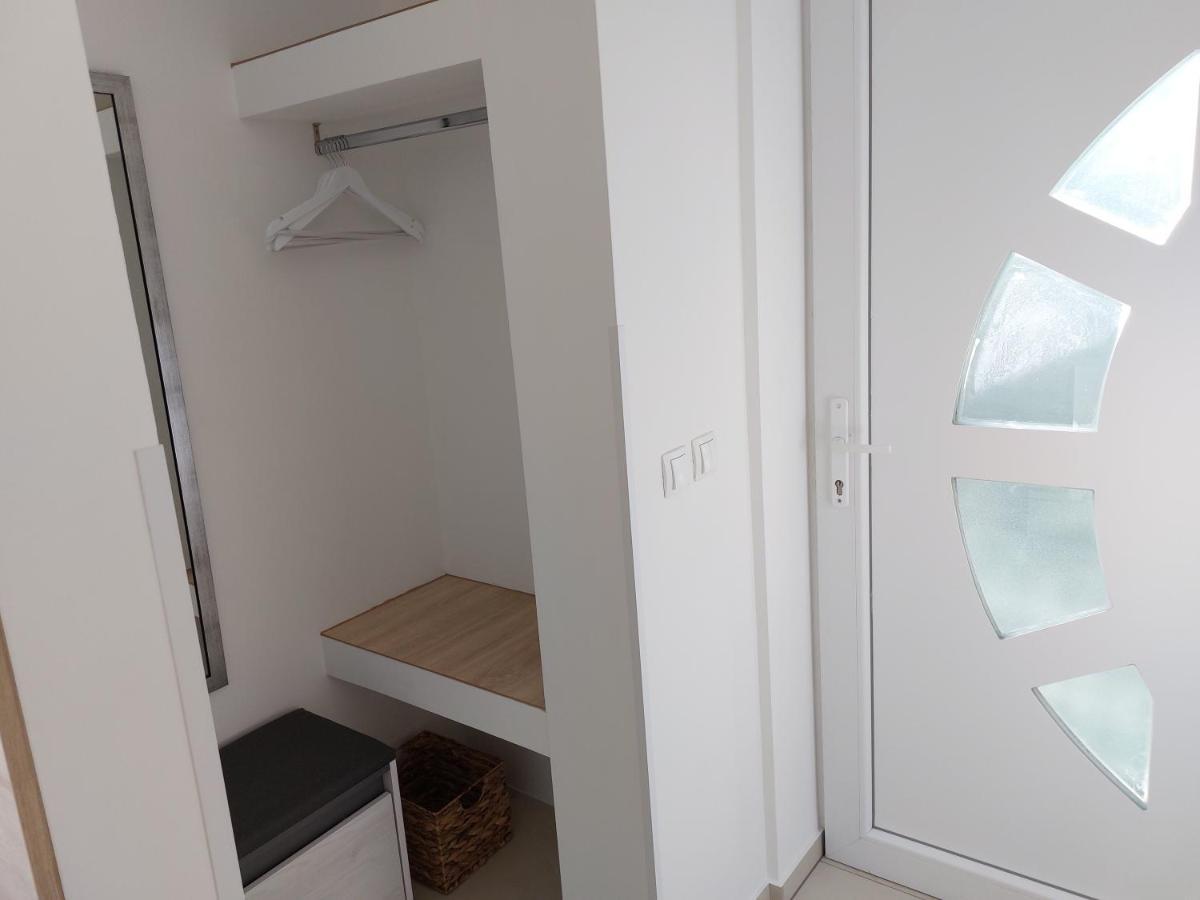 Apartments Alexandra Целе Экстерьер фото