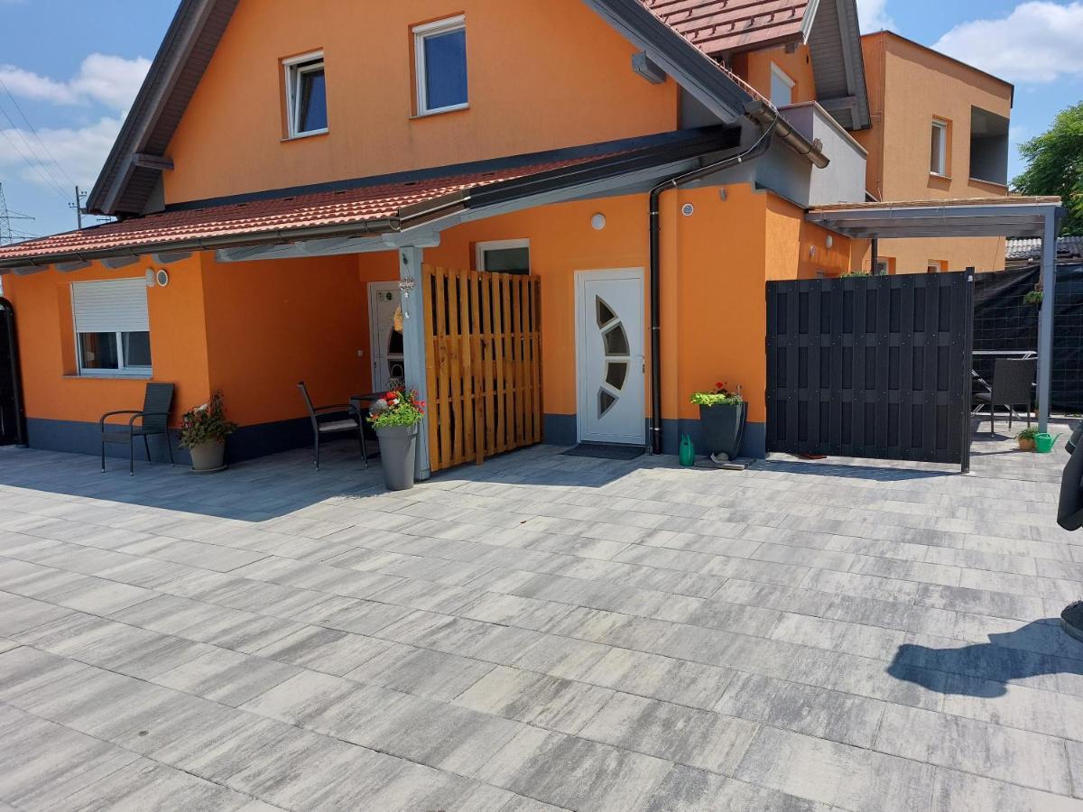 Apartments Alexandra Целе Экстерьер фото