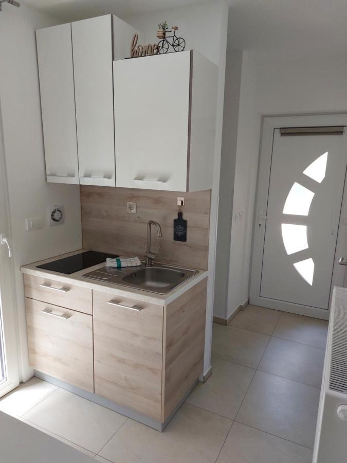Apartments Alexandra Целе Экстерьер фото