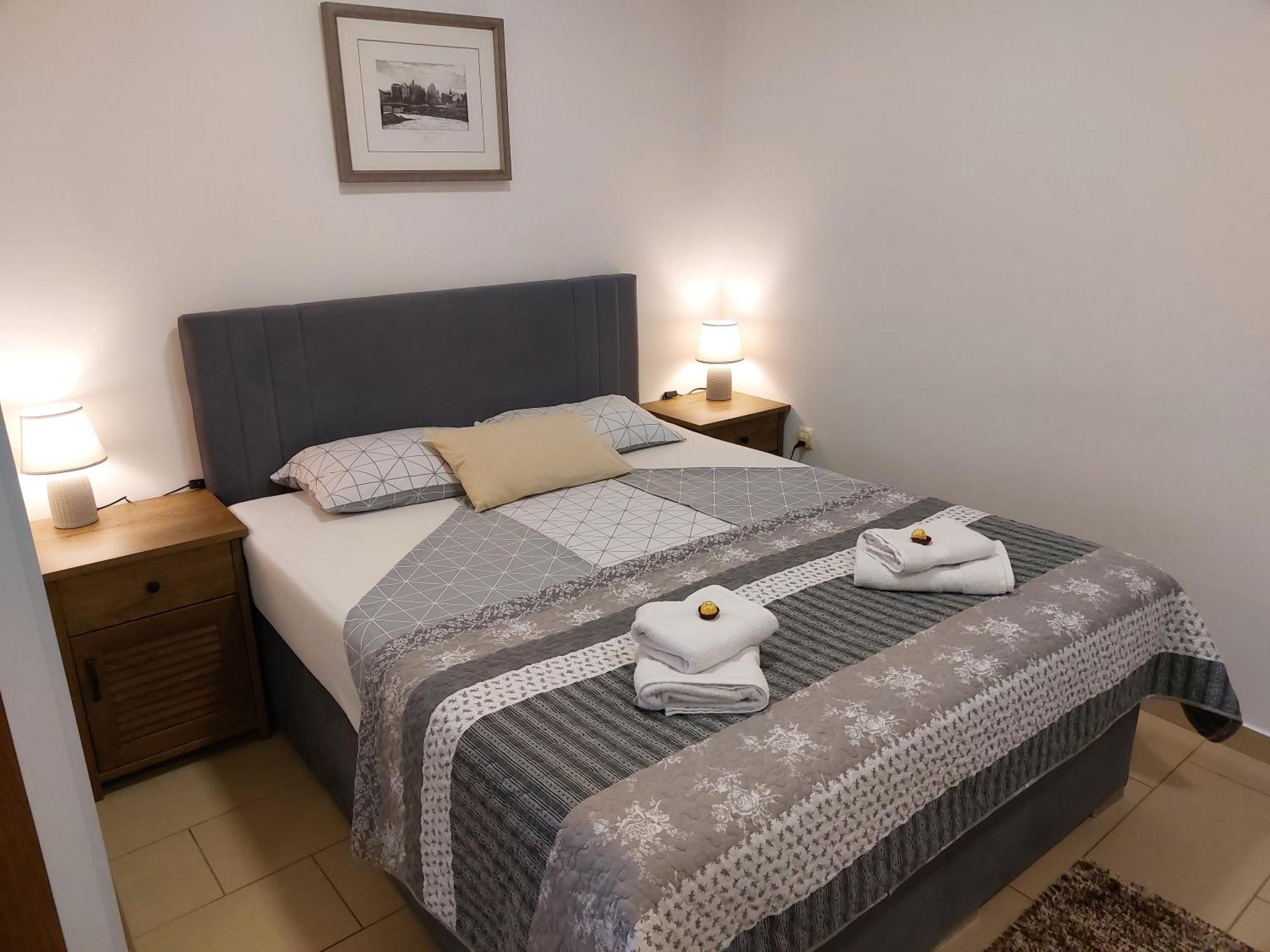 Apartments Alexandra Целе Экстерьер фото