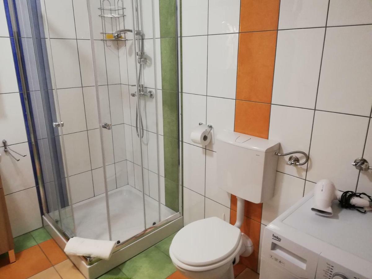 Apartments Alexandra Целе Экстерьер фото